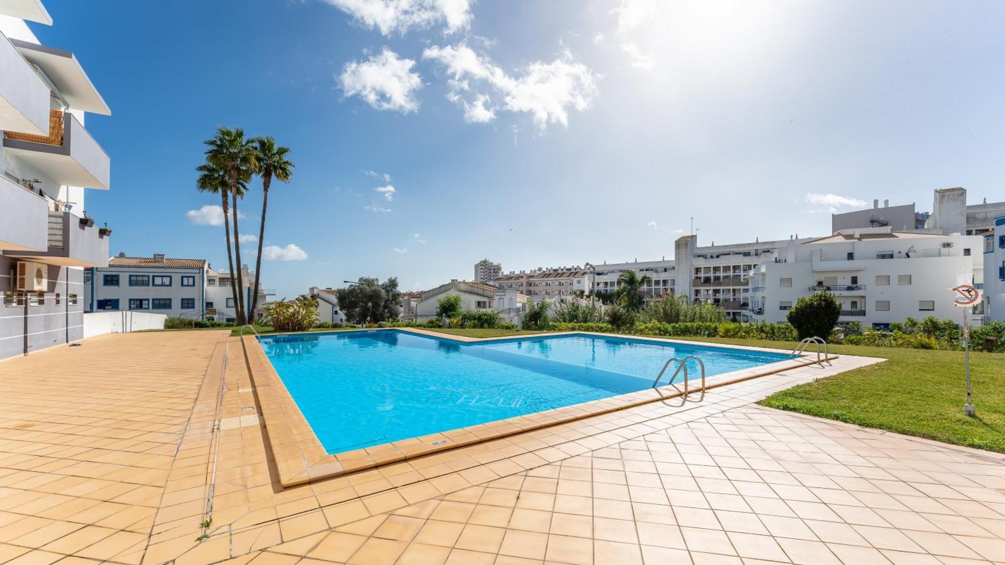 Sunny Retreat With Pool And Balcony By Lovelystay Albufeira Exterior photo