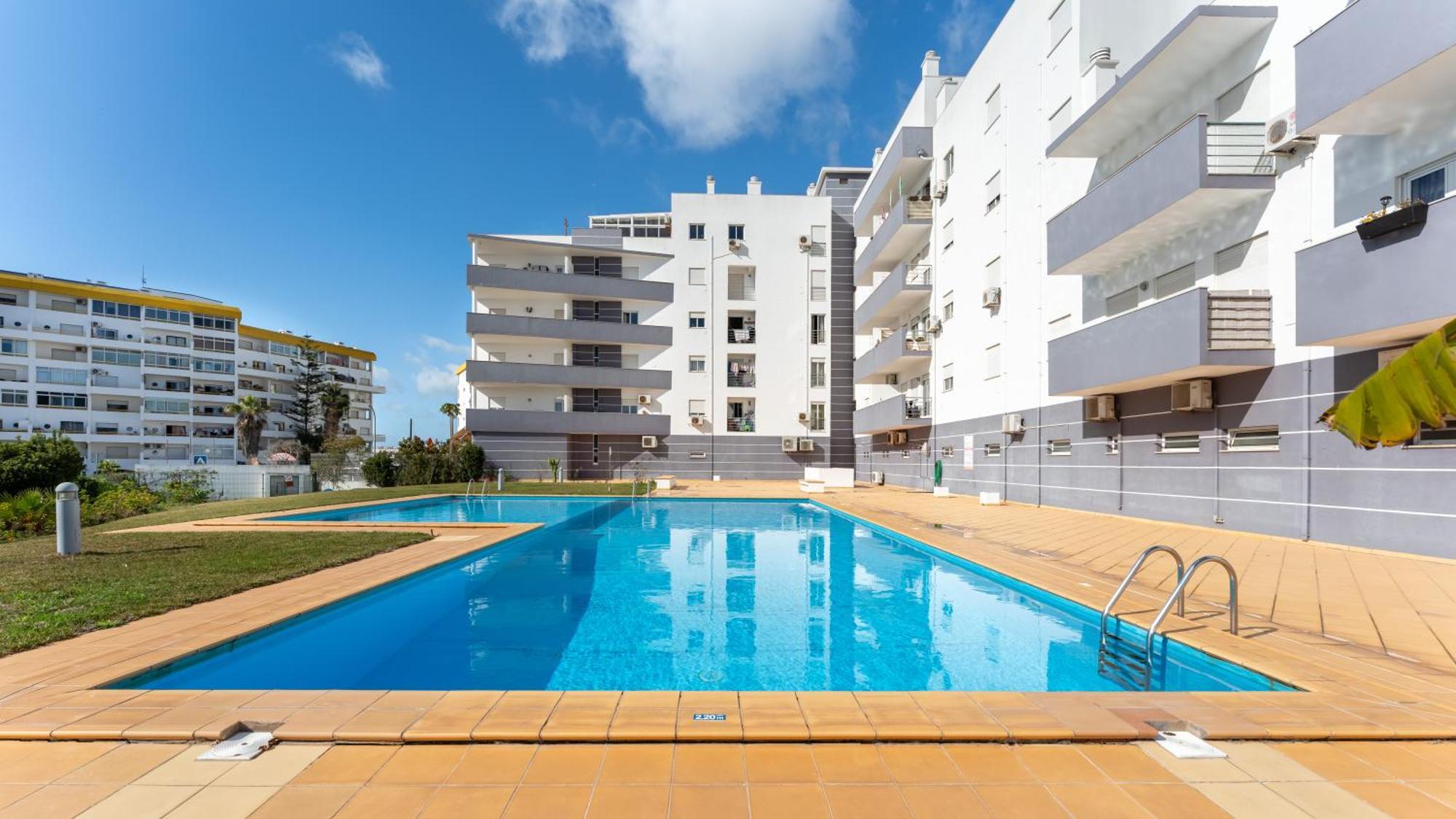 Sunny Retreat With Pool And Balcony By Lovelystay Albufeira Exterior photo